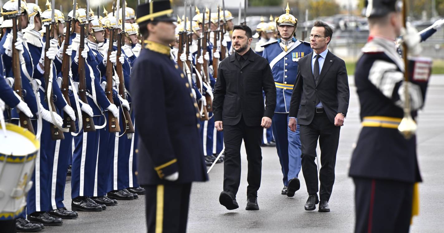 Zelensky acha “bom compromisso” proposta de Trump para trégua com Rússia