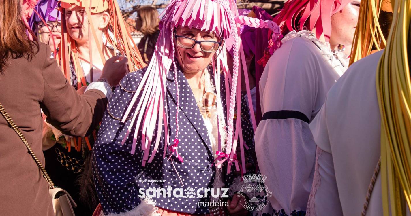 Santa Cruz entre a sátira e o samba