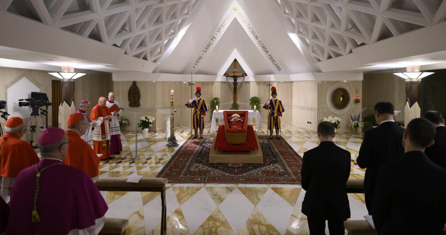 António Costa e Ursula von der Leyen estarão presentes no funeral do Papa