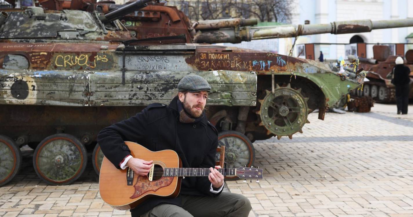 Ucrânia: MNE defende que reconstrução não deve esperar pelo fim da guerra