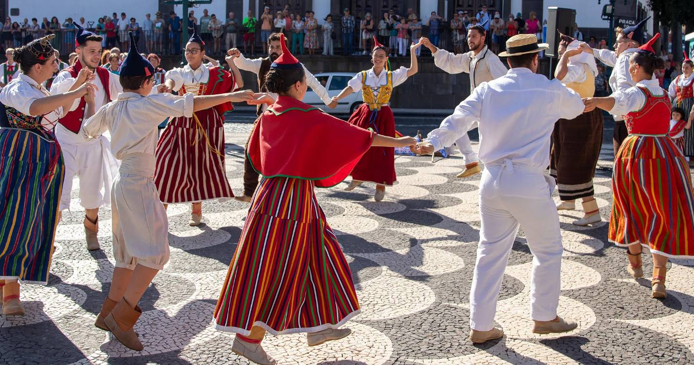 Funchal Folk – Arraial do Mundo arrancou com cerimónia na Praça do Município