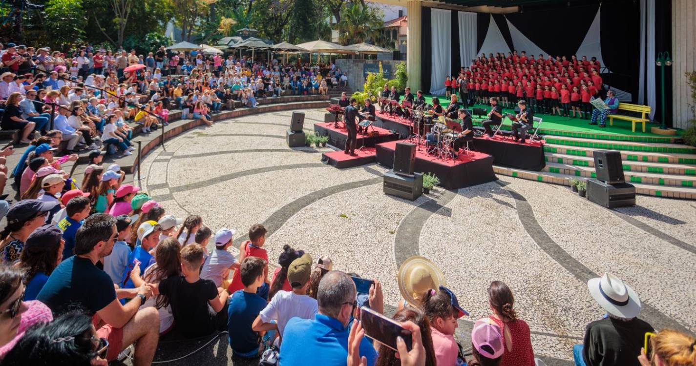 Concerto ‘Liberdade na Melodia da Voz’ encheu auditório do Jardim Municipal