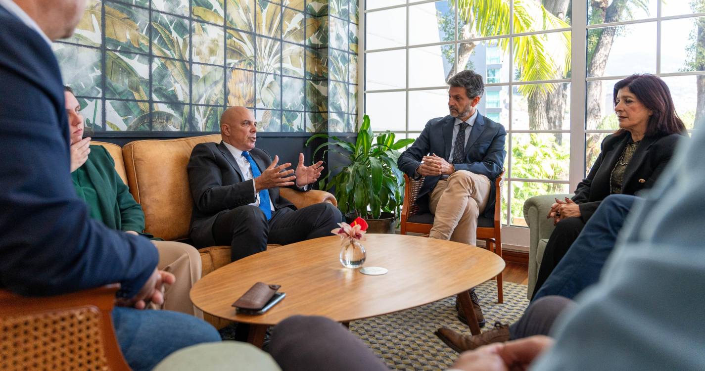 PS defende que sustentabilidade do turismo exige “trabalho de formiga” e critica o Governo