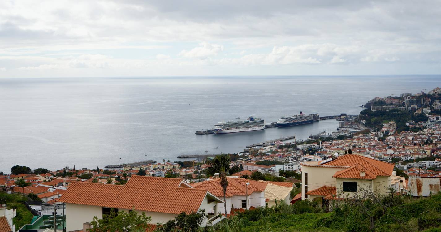 Sete mil pessoas passam hoje pelo Porto do Funchal