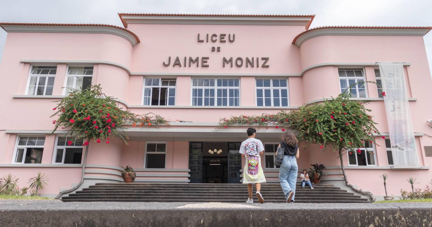 Antigos alunos do Liceu Jaime Moniz celebram Bodas de Ouro no Funchal