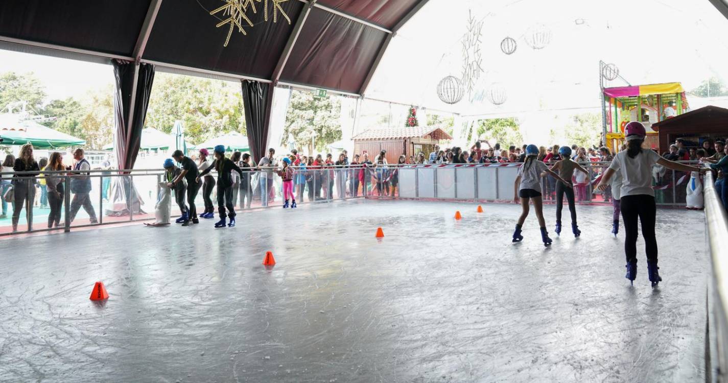 Pista de gelo já abriu e oferece adrenalina a miúdos e graúdos