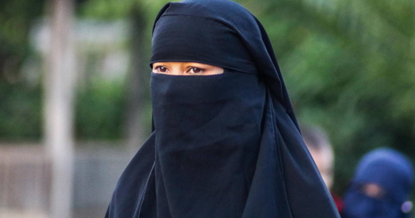 Amnistia Internacional critica Portugal por proibir uso de véus que cobrem rosto