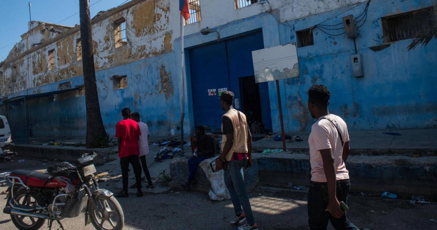 Ataque a prisão no Haiti deixa quase 3.600 presos à solta