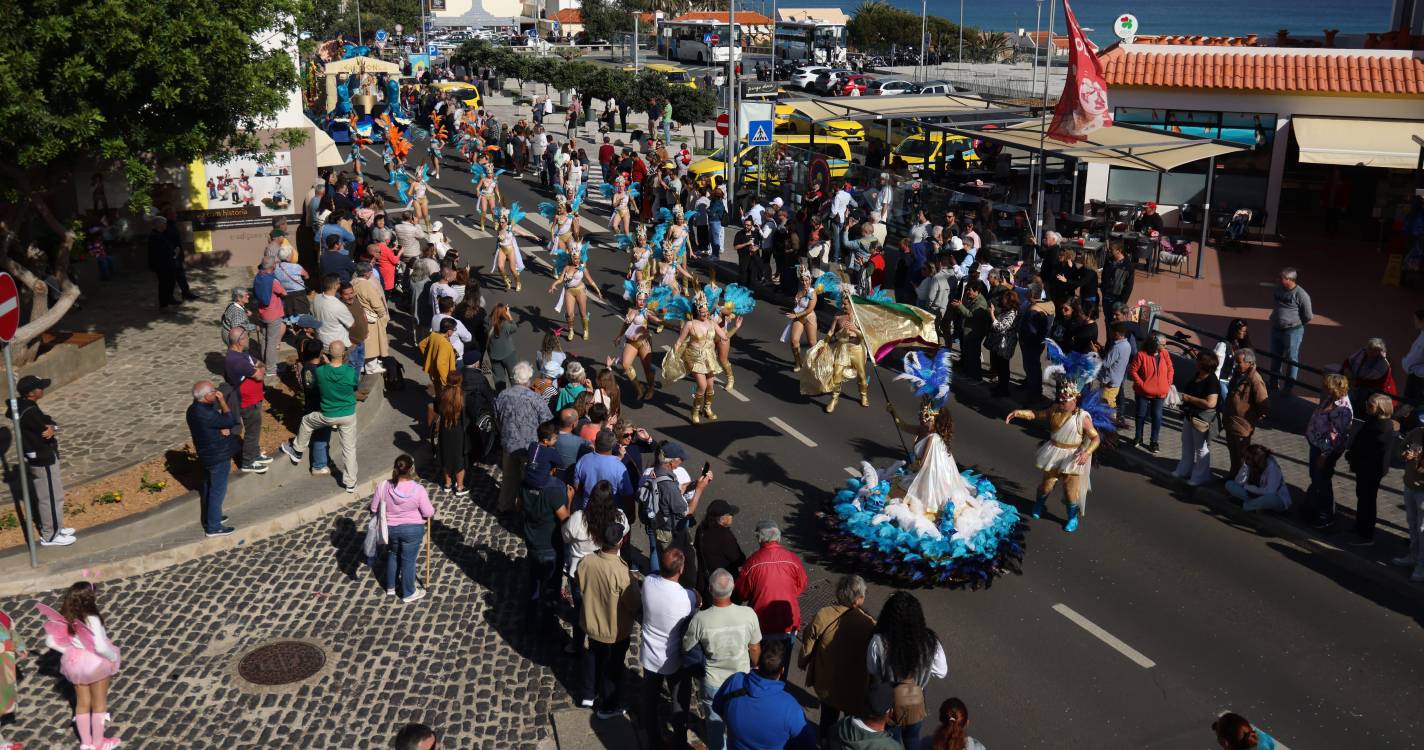 Cortejo Trapalhão enche Porto Santo de brilho e animação (com fotos)