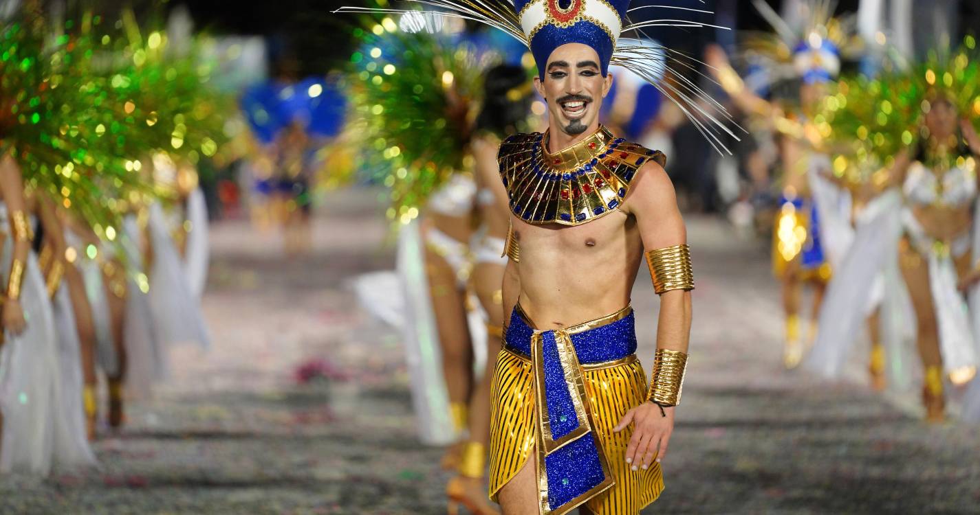 Veja como foi o Carnaval na Avenida cheia de cor e brilho