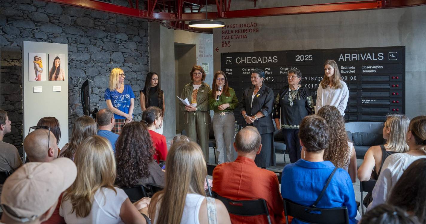 Exposição homenageia mulher ucraniana no CCIF