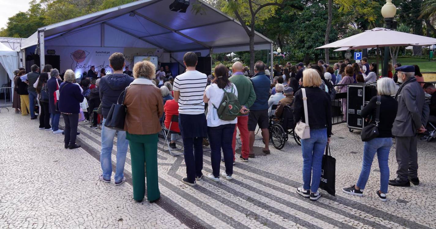 Veja como foi o segundo dia da Feira do Livro (com fotos)