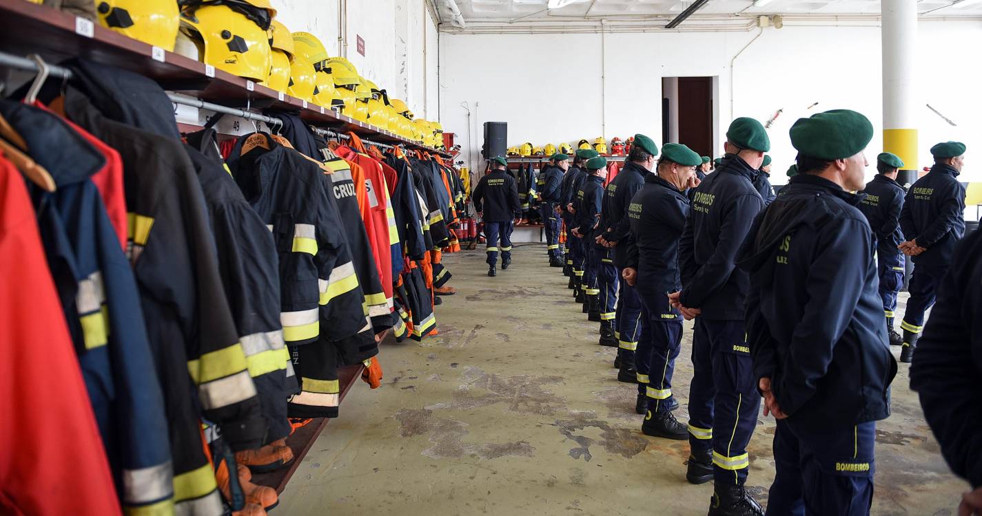 Incêndio levou bombeiros de Santa Cruz ao Caniço