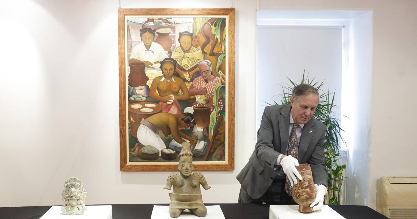 Peças pré-hispânicas devolvidas ao México encontradas “por acaso” à venda por valores baixos