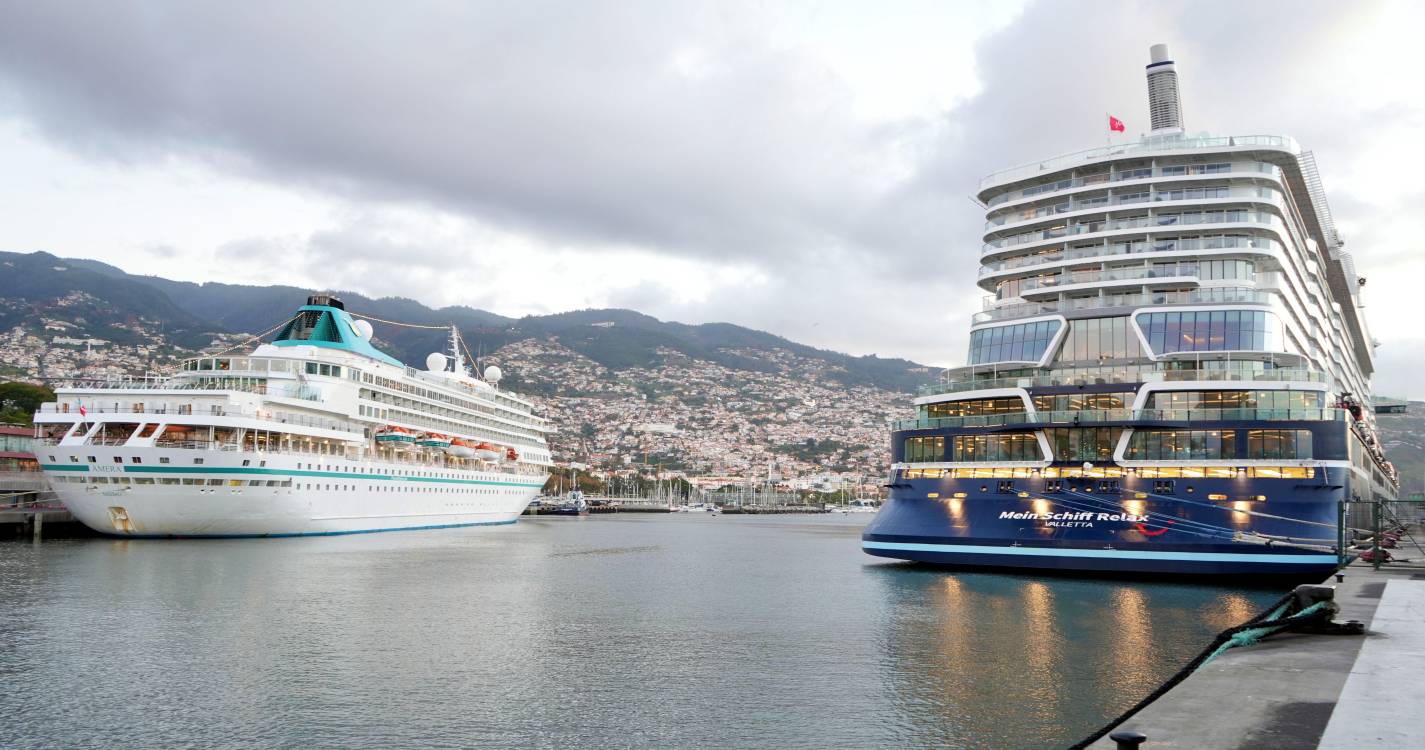 Porto do Funchal com casa cheia