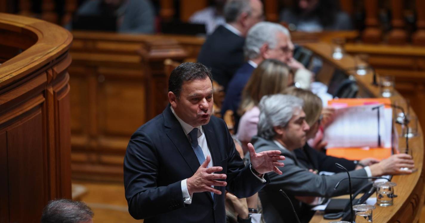 Governo: Montenegro assume que prioriza baixar IRS sobre impostos indiretos