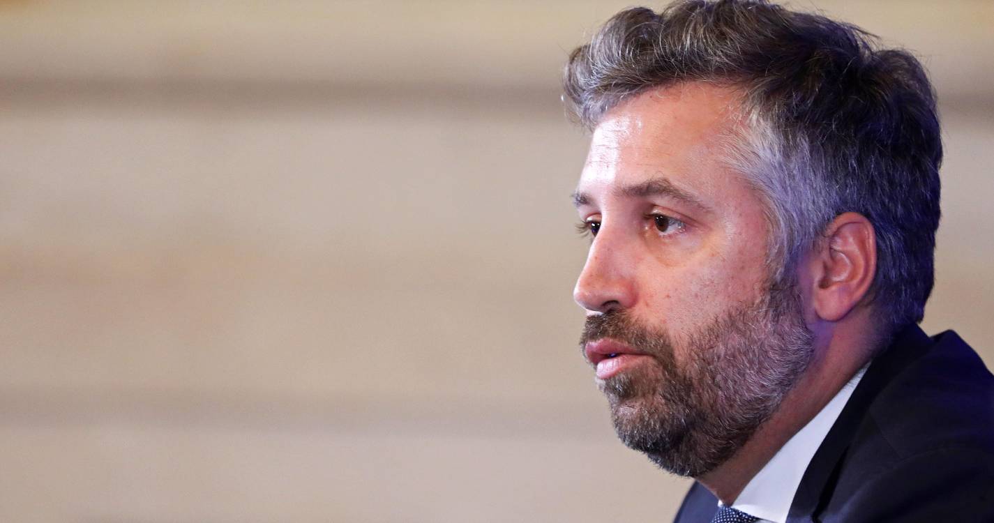 Tarifas: Pedro Nuno acusa Governo de inação e quer apoios para diversificação de mercados