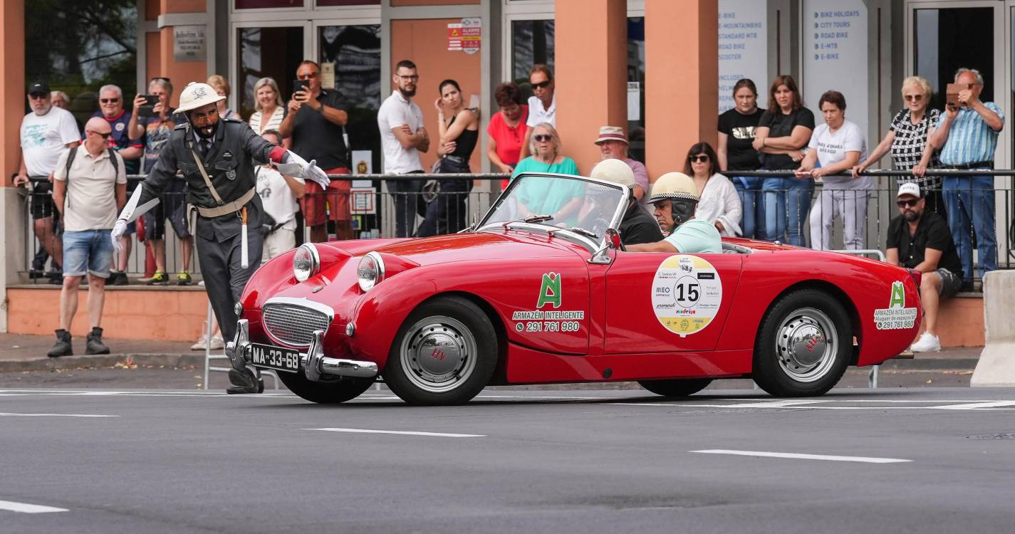 Percorra a galeria que mostra como foi o desfile em ‘grande estilo’ de clássicos