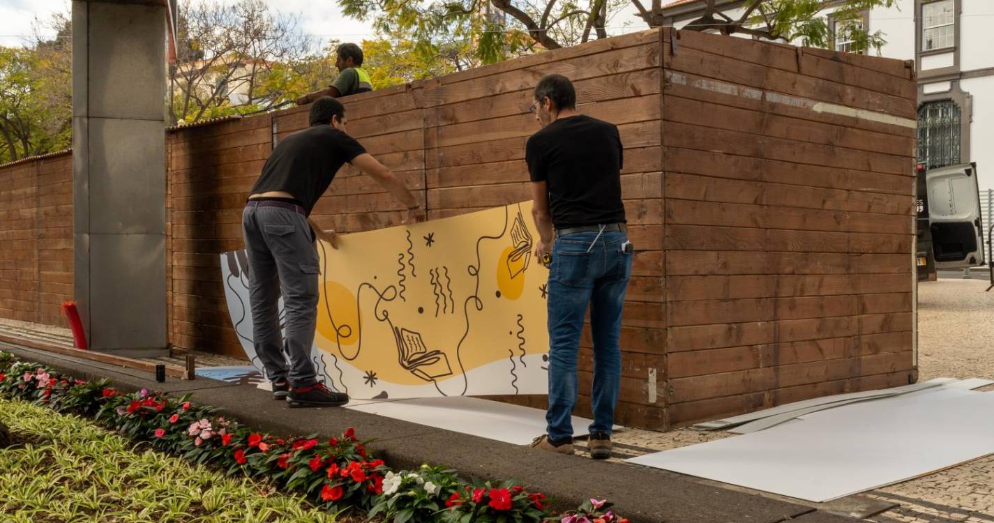 Funchal ultima preparativos para a abertura da 50.ª Feira do Livro (com fotos)