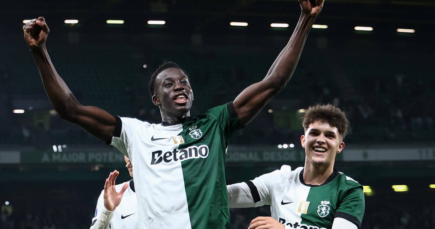 Taça da Liga: Sporting goleia e garante final four