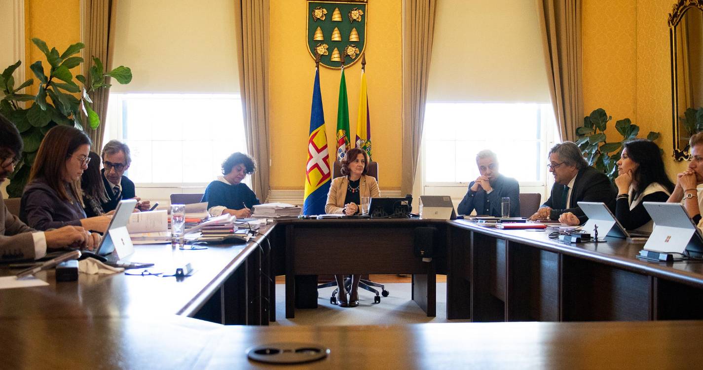 Funchal aprova apoio de 46.830 euros para 1.010 alunos com manuais escolares