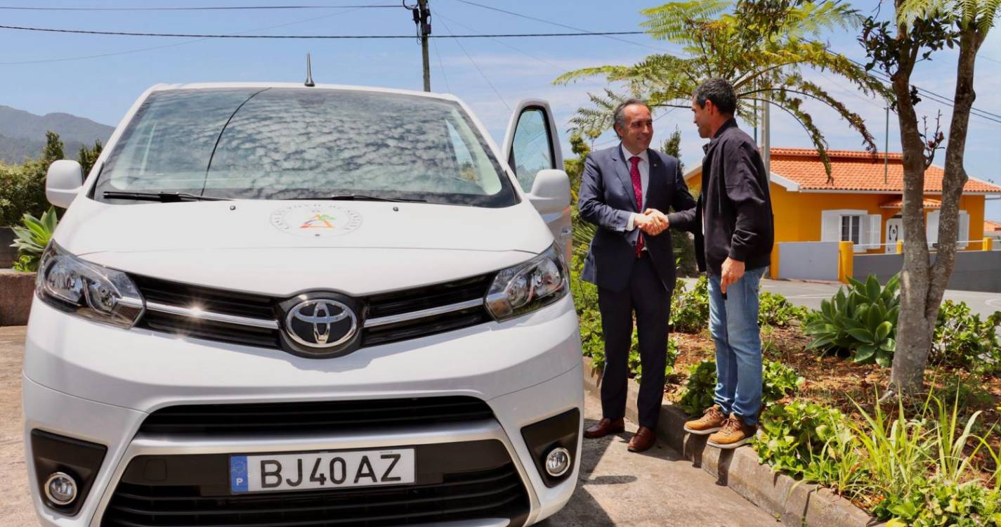 Casa do Povo de Santana recebe carrinha do Orçamento Participativo