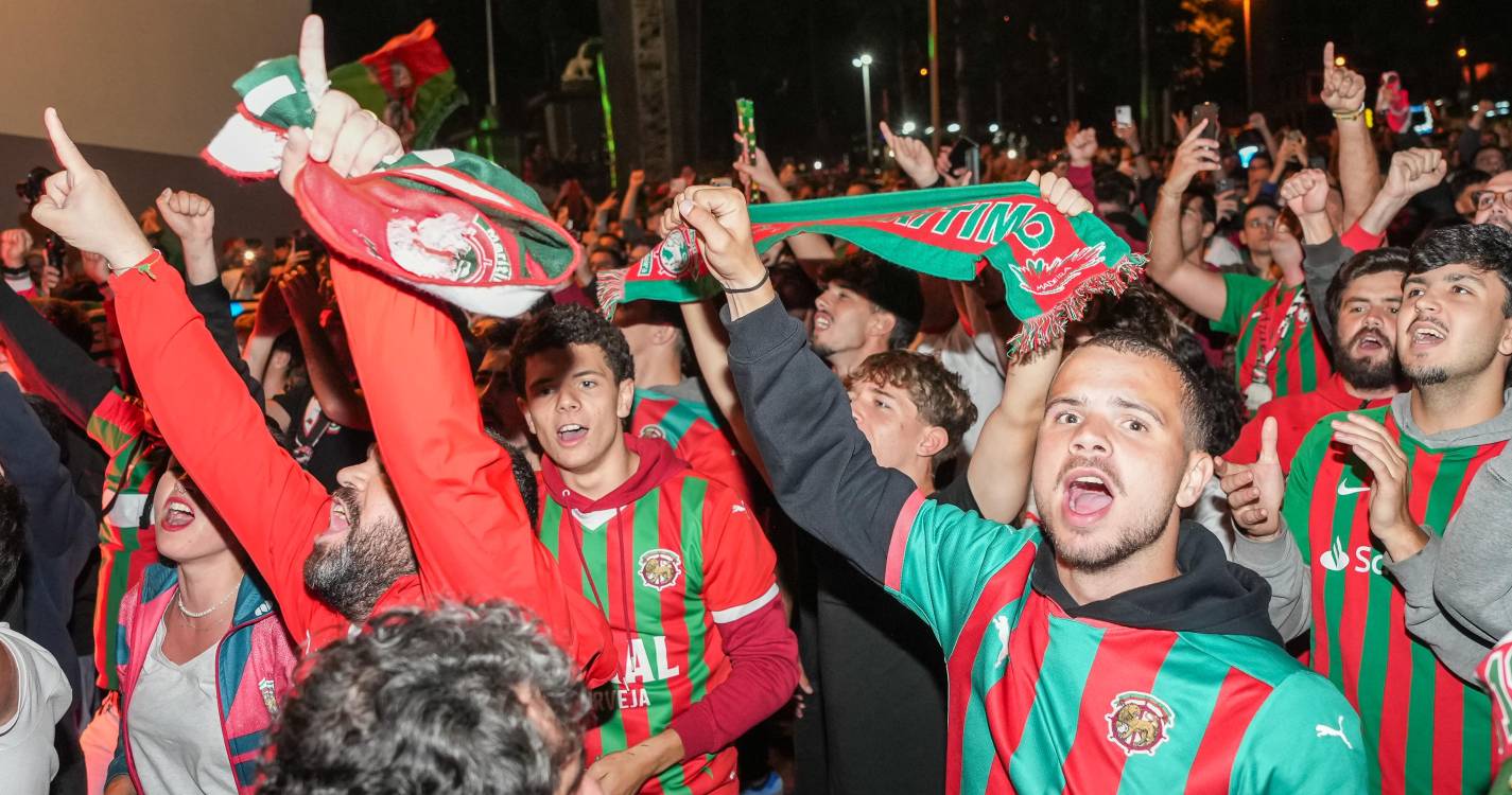 Centenas de adeptos do Marítimo festejam regresso à I Liga três anos depois. Veja as imagens