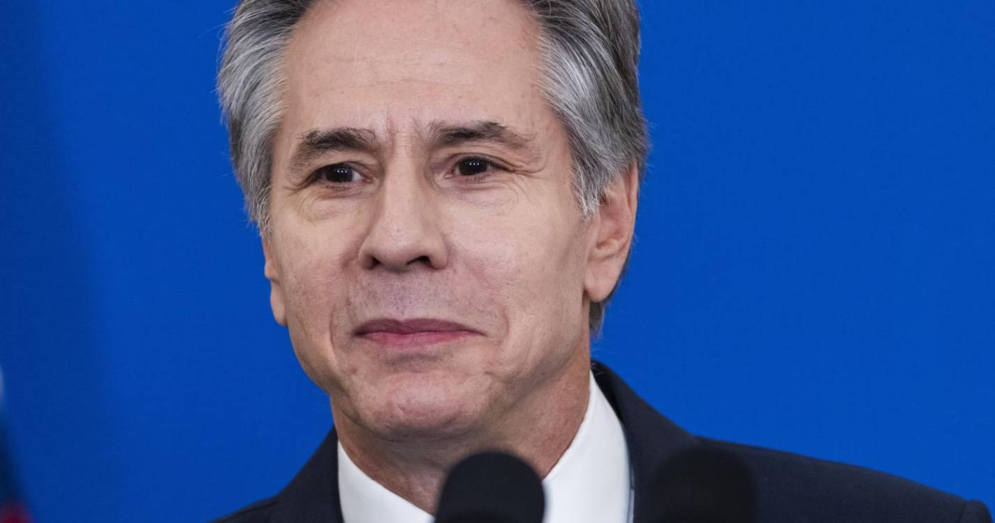 Médio Oriente: Blinken defende negociações para cessar-fogo permanente em Gaza