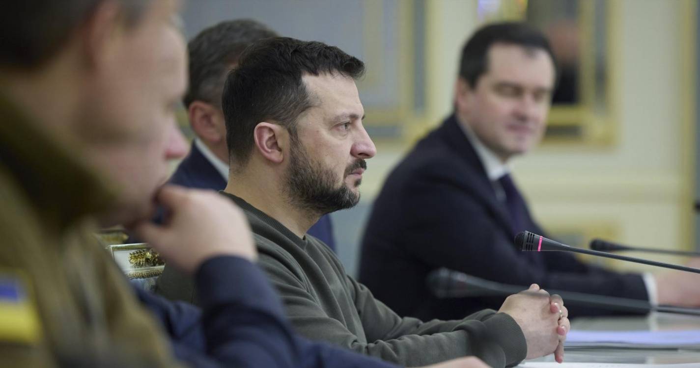 Ucrânia: Zelensky destitui “número dois” das Forças Armadas