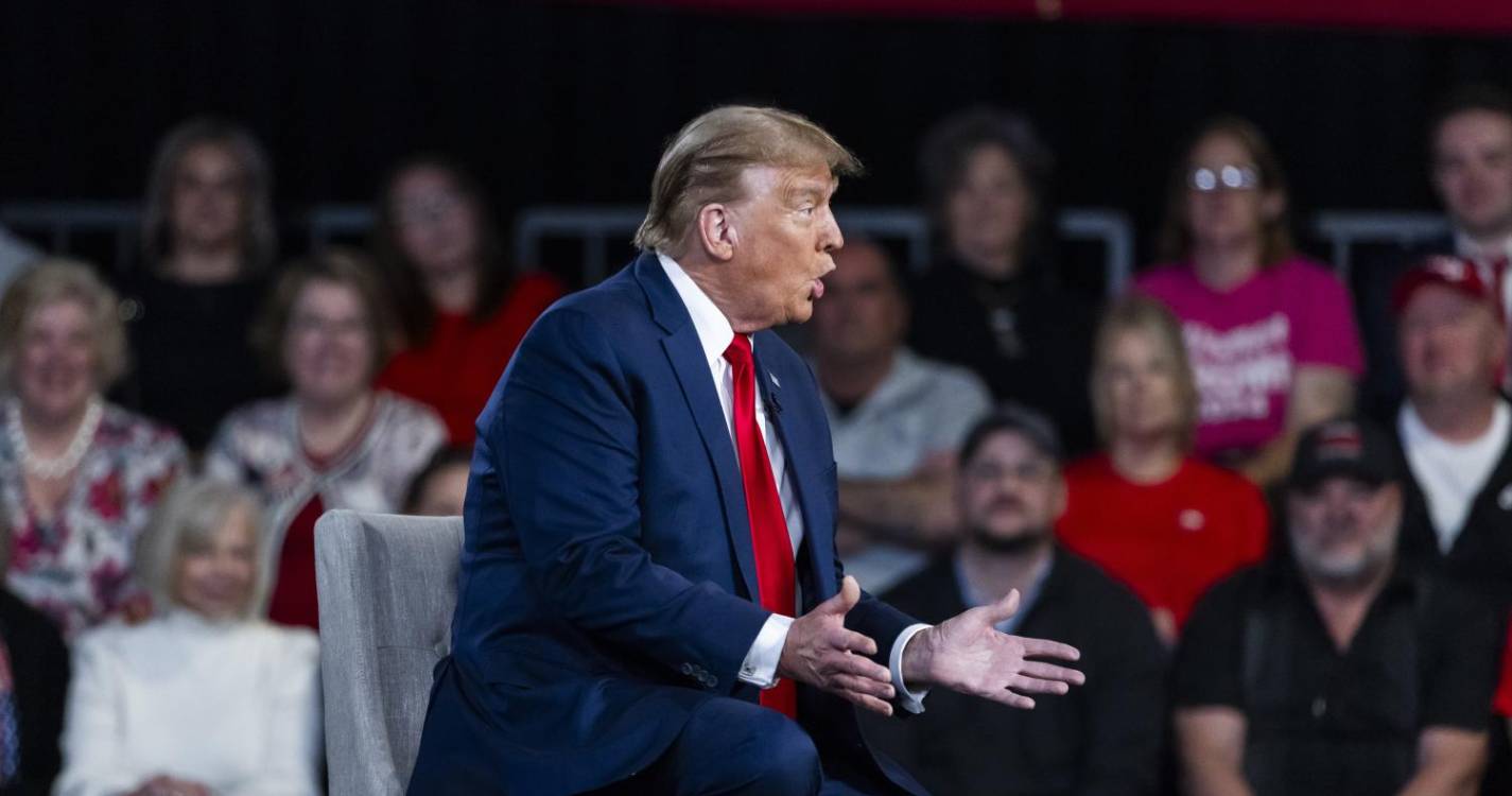 Trump quer adiar por 30 dias pagamento de 338 milhões de euros por fraude