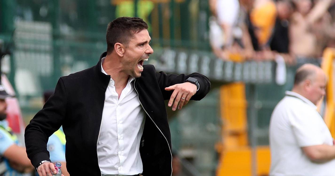 Tiago Margarido na porta de entrada do Vitória de Guimarães