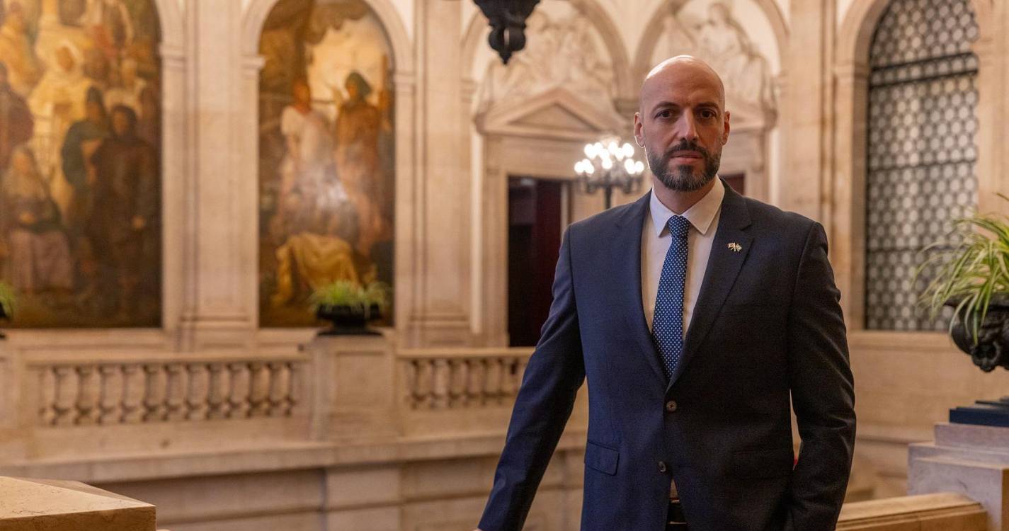 CH reafirma que política deve servir o interesse público