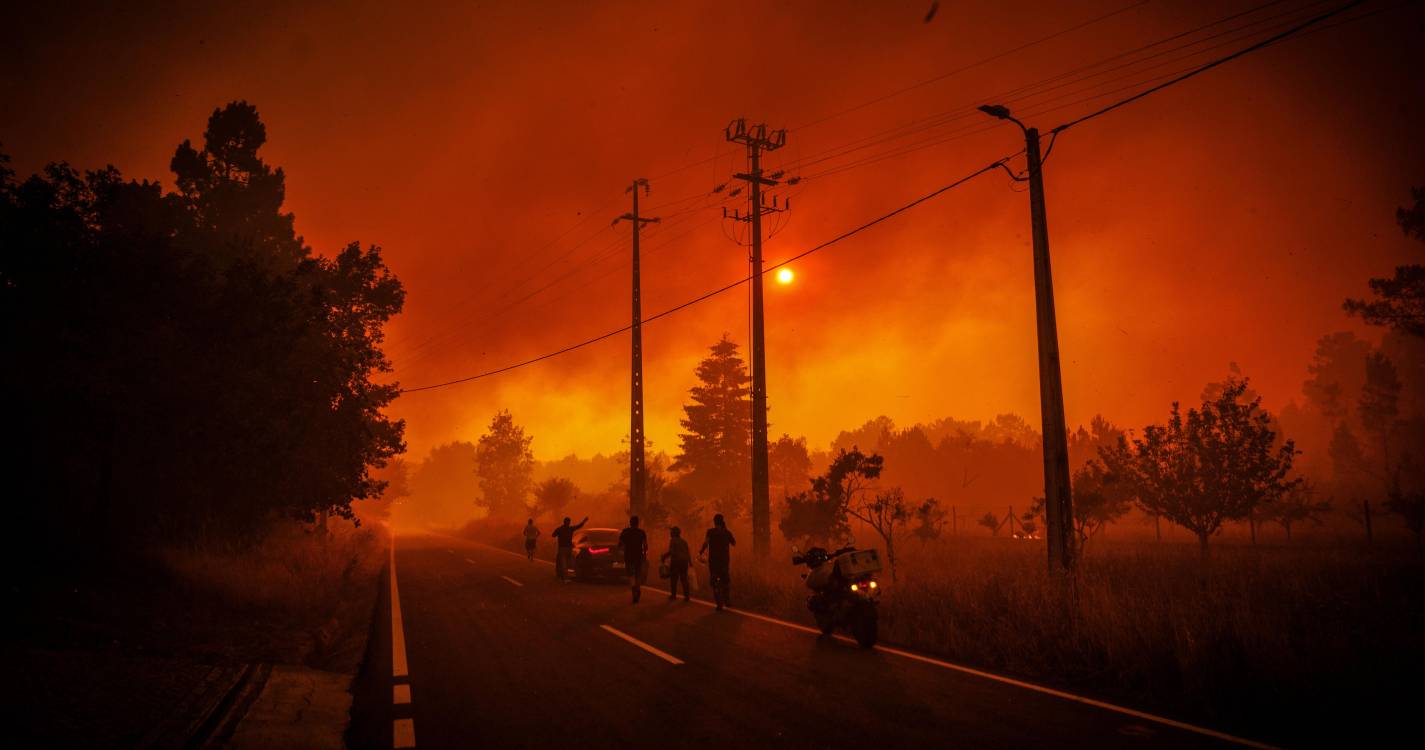 Incêndios: MAI sublinha maior dispositivo de sempre e descarta passagem a contingência