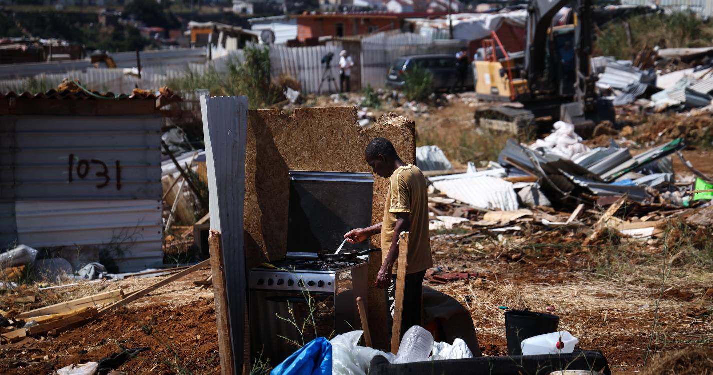 Embaixador de São Tomé e Príncipe diz que é “dramática” situação no bairro do Talude