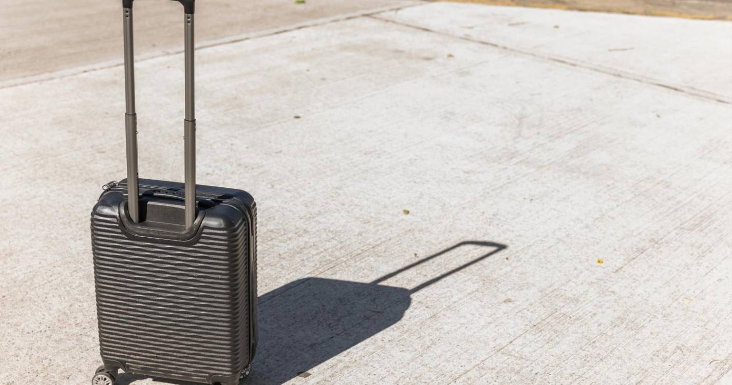 Três indivíduos roubam mala a vigilante de carrinha de valores na Póvoa de Santa Iria