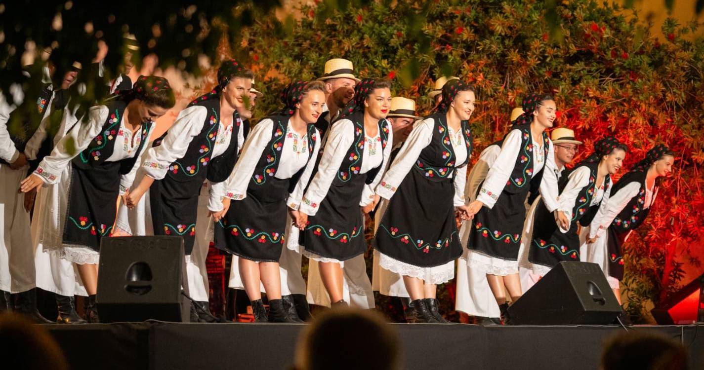 Folclore da Batalha e da Roménia anima a Ponta do Sol