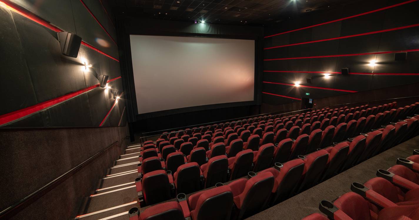 Cinemas perdem 40% de espectadores e receitas em agosto face a mesmo mês de 2024