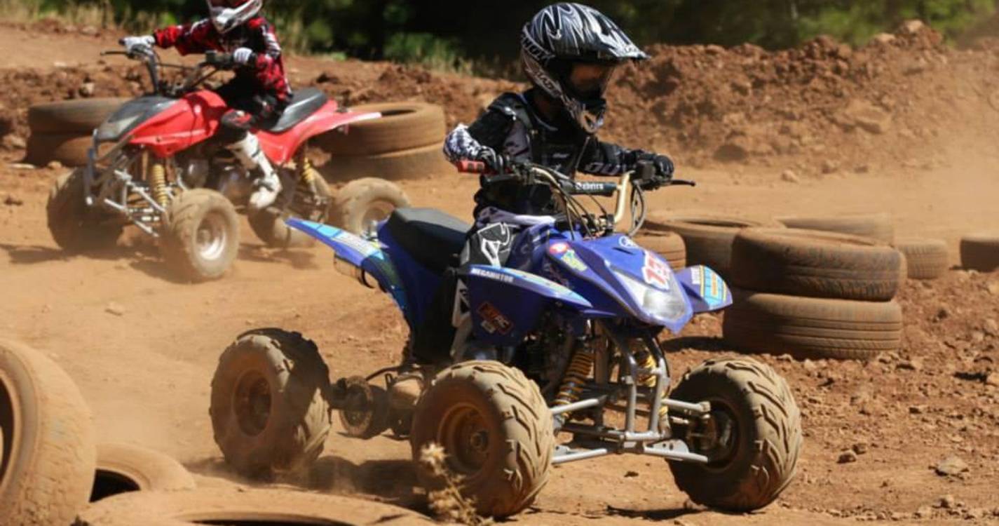 Associação de Motociclismo apresenta novas mini motos para crianças e jovens