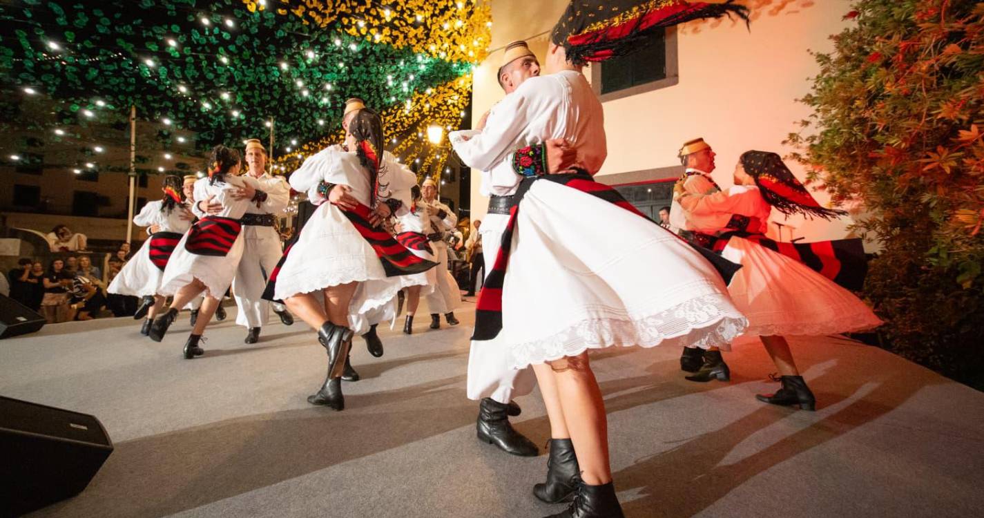 Folclore da Batalha e da Roménia anima a Ponta do Sol