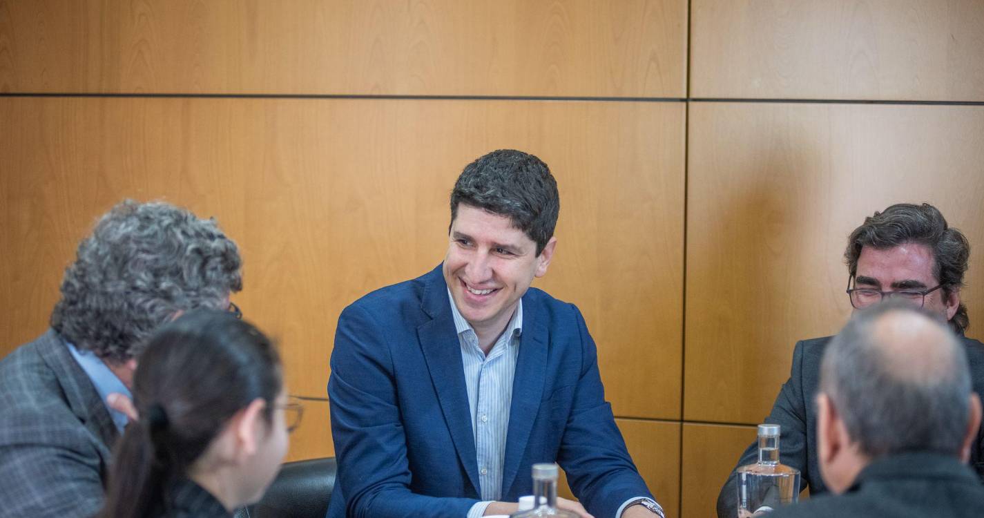 Iniciativa Liberal propõe licença parental inicial de seis meses pagos a 100%