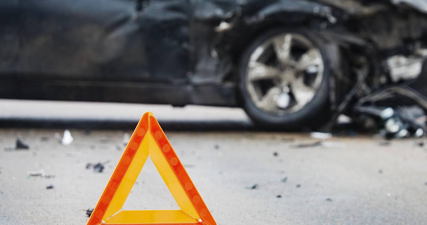 Condutora sai ilesa de despiste no Caminho do Areeiro