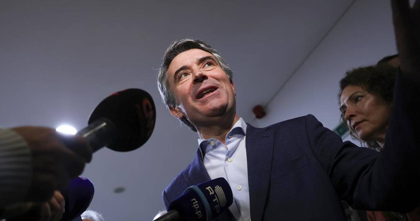 PS: Carneiro diz que portugueses reforçam confiança no seu projeto a cada dia que passa