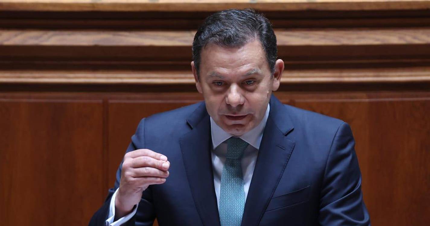 Montenegro diz querer “contas positivas” no fim do ano mas responsabiliza PS e Chega