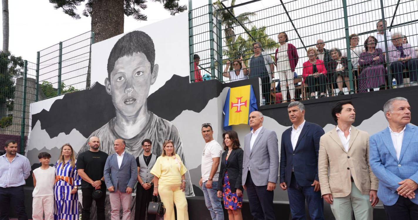 Cristiano Ronaldo eternizado em mural na Quinta Falcão (com fotos)