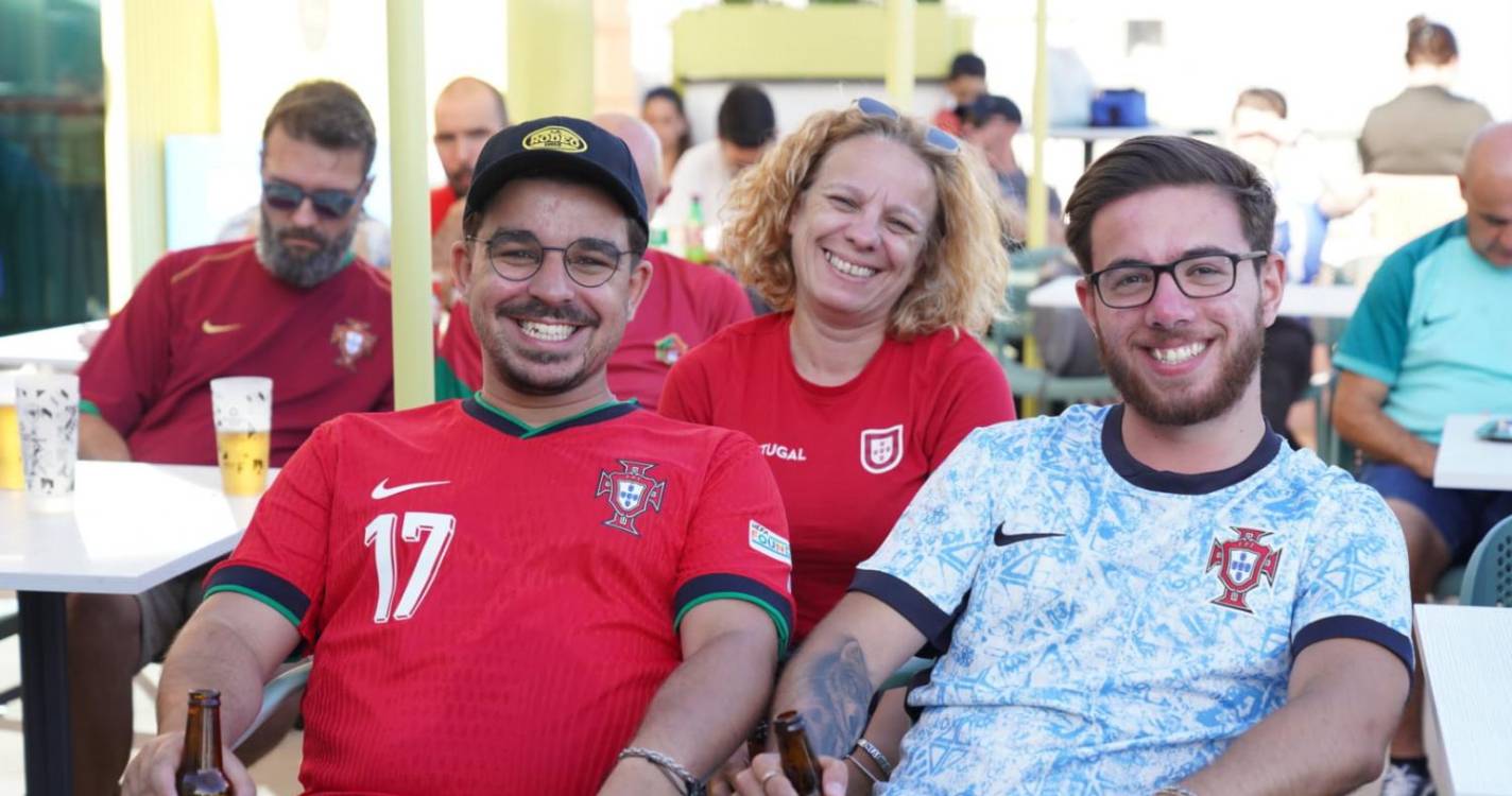 ’Fan zone’ bem composta e esperançosa (com fotos)