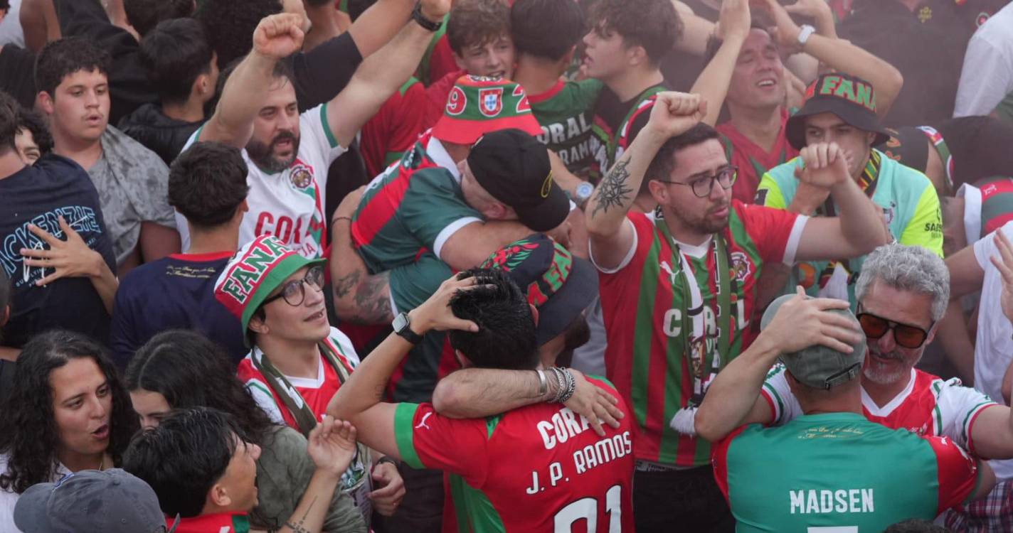 Festa ‘rija’ nos Barreiros após a confirmação do regresso maritimista à I Liga (com fotos e vídeos)