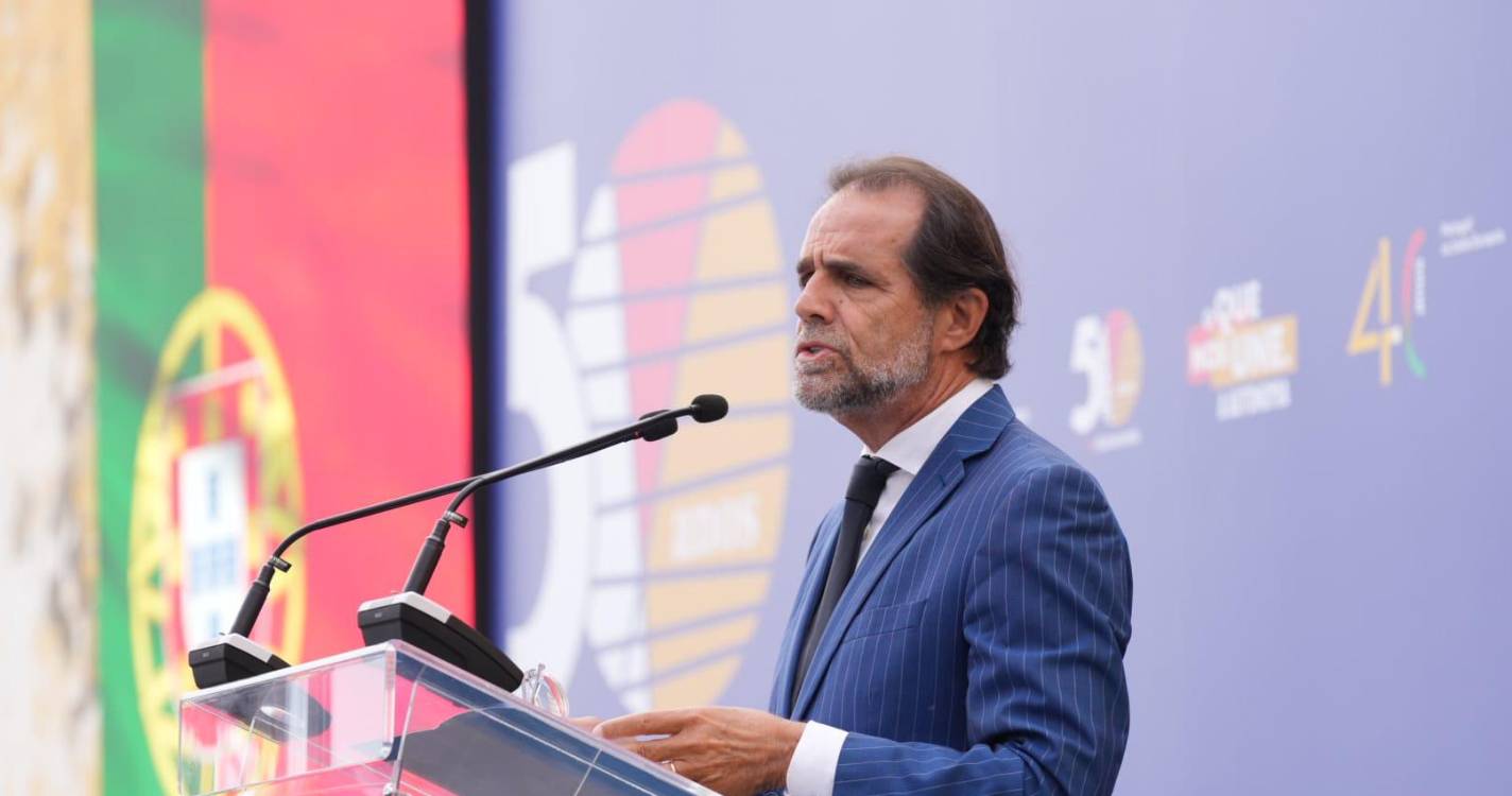 Lei das Finanças Regionais: “Que isto funcione e vá para a frente”, diz Albuquerque para Montenegro “amuado”