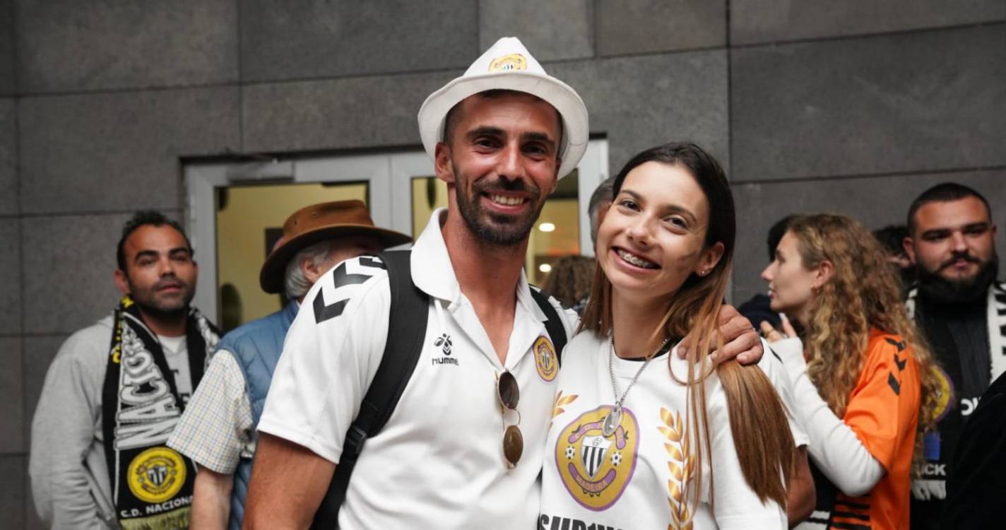Jogadores do Nacional recebidos no Aeroporto por multidão em festa (com fotos)
