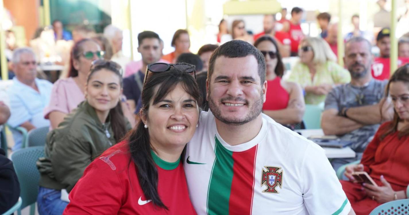 ’Fan zone’ bem composta e esperançosa (com fotos)