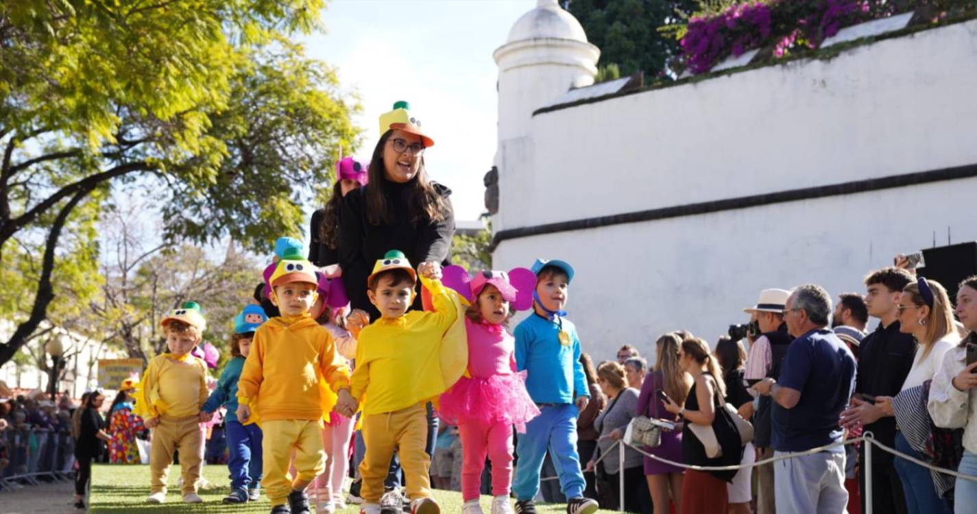 Mais de mil miúdos desfilam no Cortejo de Carnaval das Crianças (com fotos)